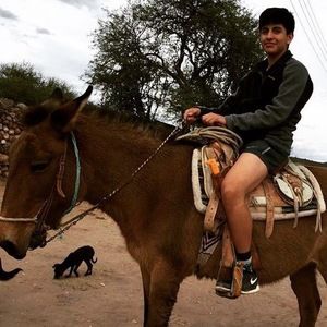 Meet your Posher, Sixto